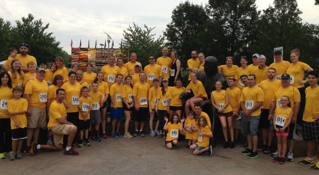 CECFit Team at the Steelers 5K Run